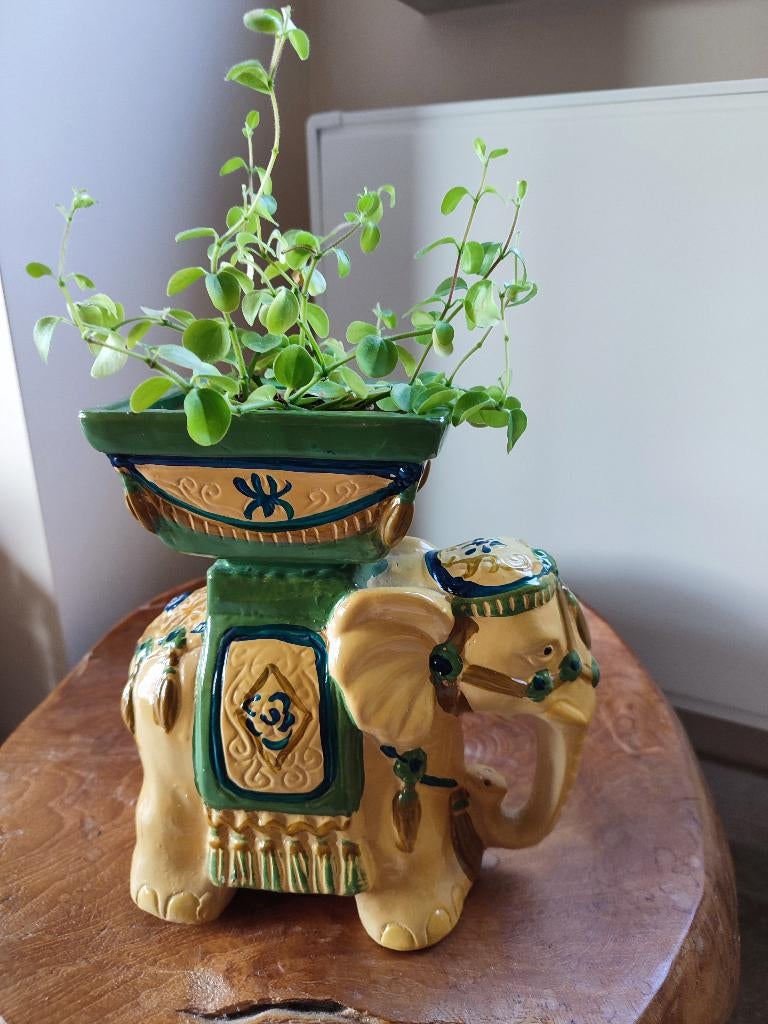 Elephant, magnifique petit cache-pot fait main. Années 50, Antiquités & Art, Art | Art non-occidental, 19 cm, Fait main, Sculpture