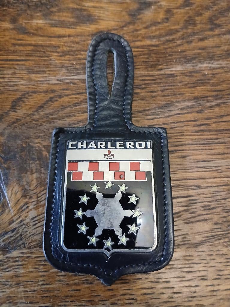 Breloque police de Charleroi, Envoi, Autres, Emblème ou Badge