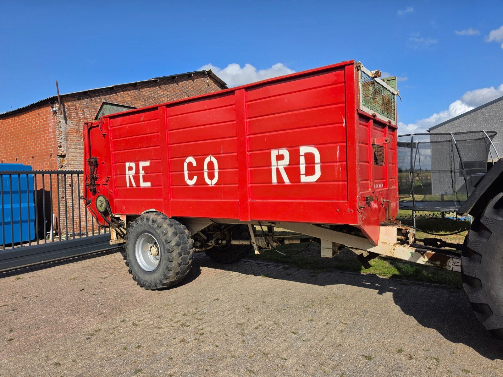 silagewagen, Enlèvement, Autre