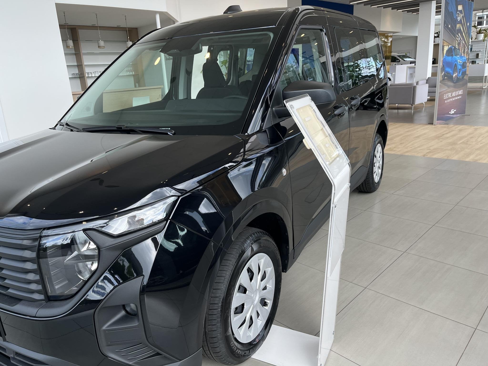 Ford Tourneo Courier Trend - Carplay - Winterpack - 5j garan, Autos, Entreprise, 5 portes, 151 g/km, 5 places