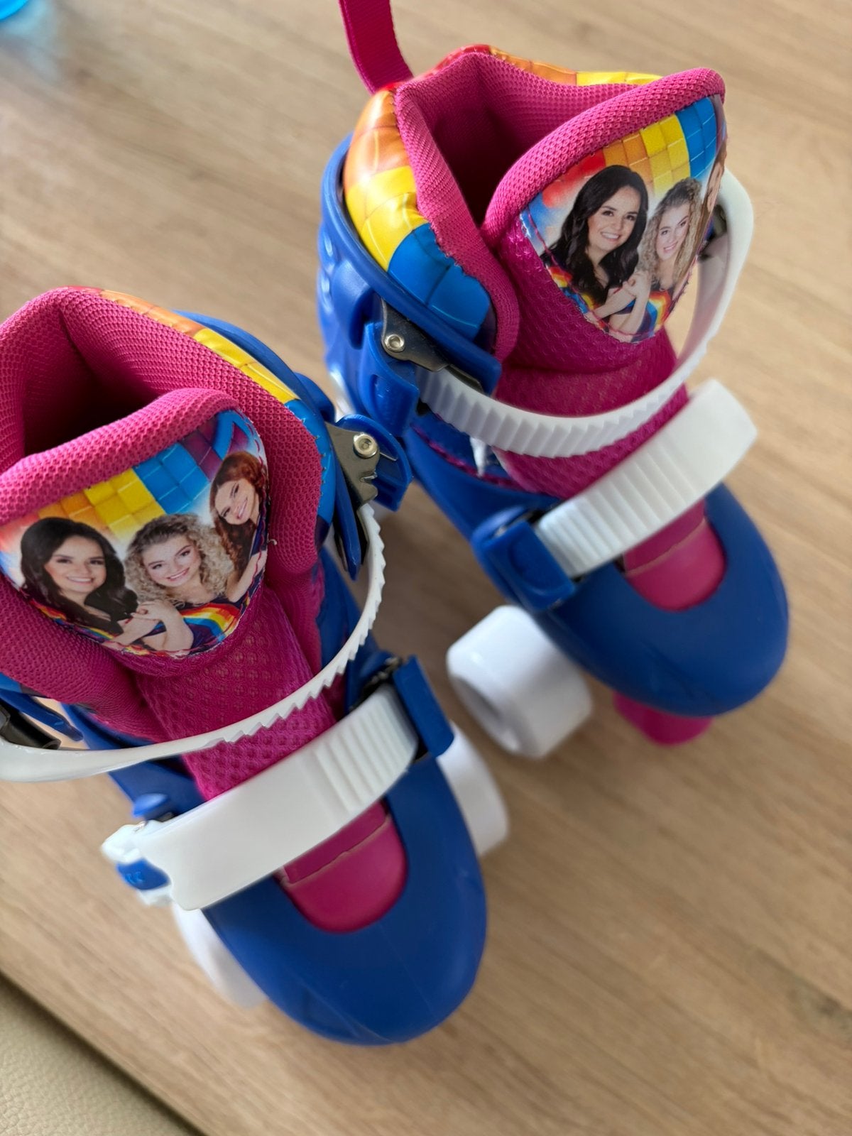 Nieuwe k3 rolschaatsen maat 26-29 en beschermingsset, Neuf, Réglable, Enlèvement, Enfants