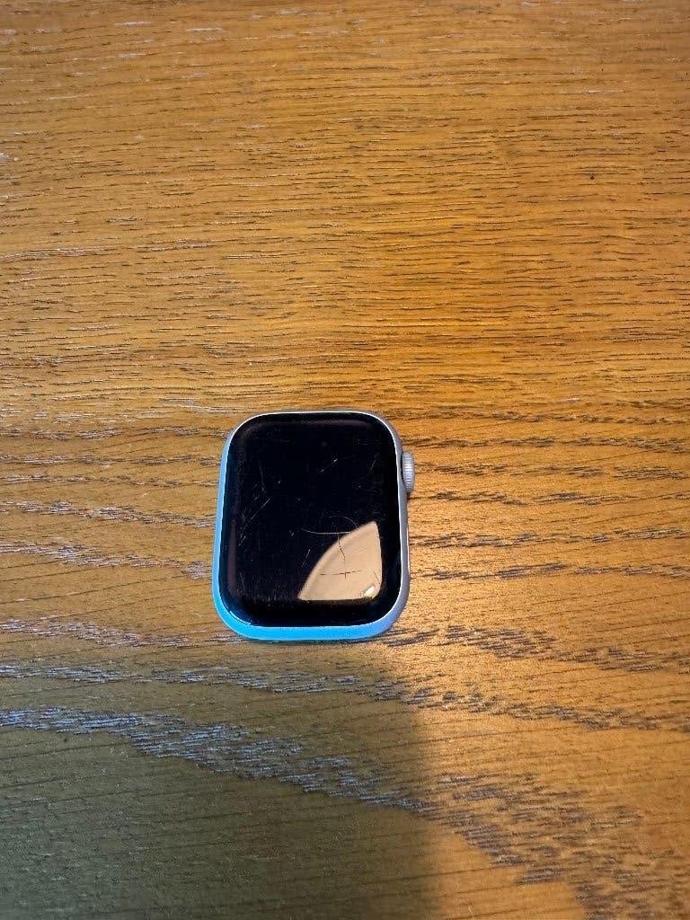 Apple Watch Series 8 (41mm GPS), met nieuw bandje + kabel, Étanche, Enlèvement ou Envoi, IOS, Utilisé