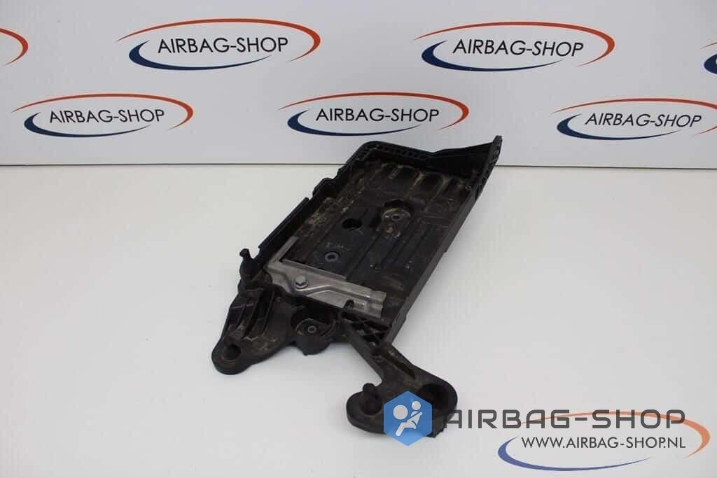 Volkswagen Golf 7 Accubak 5Q0915321J 5Q0915331K, Gebruikt, -, Volkswagen, -