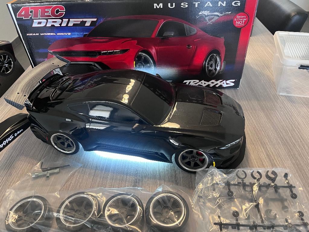 Traxxas 4-TEC Drift (sans balais), Hobby & Loisirs créatifs, Modélisme | Radiocommandé & Téléguidé | Voitures, Comme neuf, Voiture on road