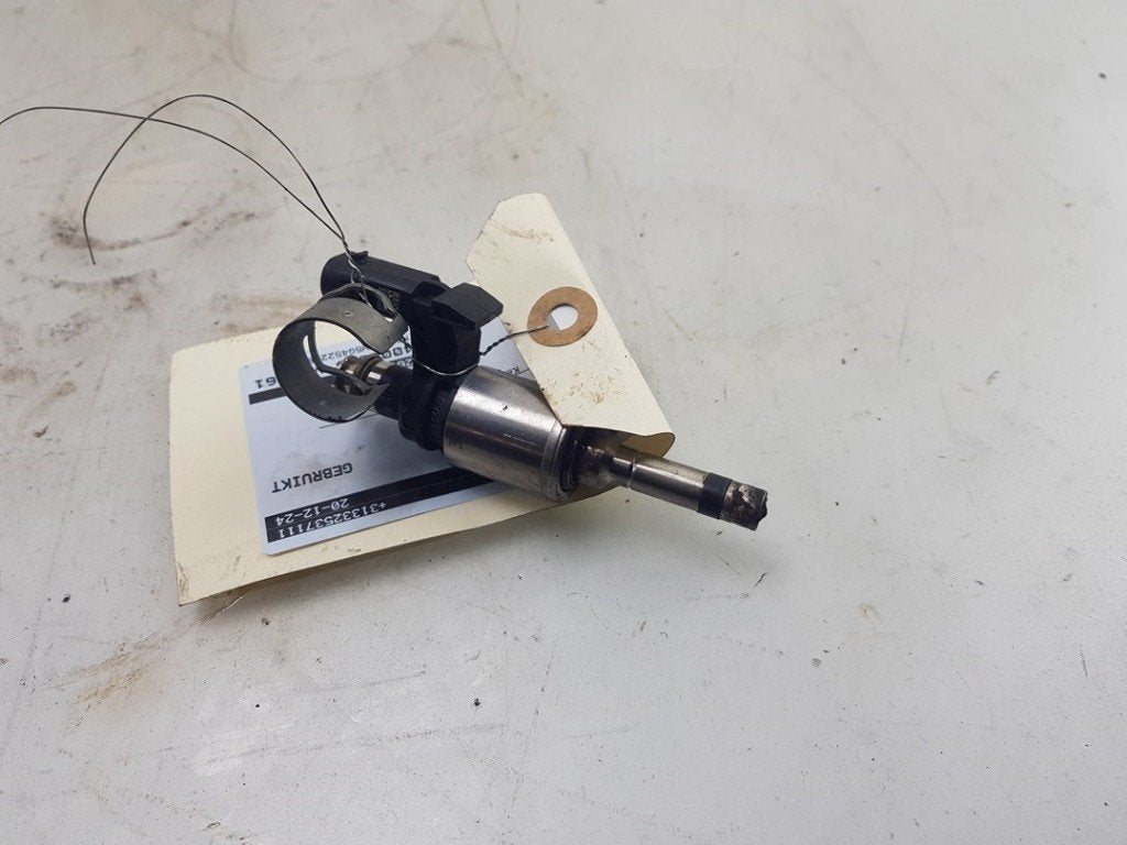 INJECTEUR Skoda Rapid (01-2012/03-2022), Robert Bosch AG, Utilisé, Skoda, Robert-Bosch-Allee 1
74232  Abstatt, DE