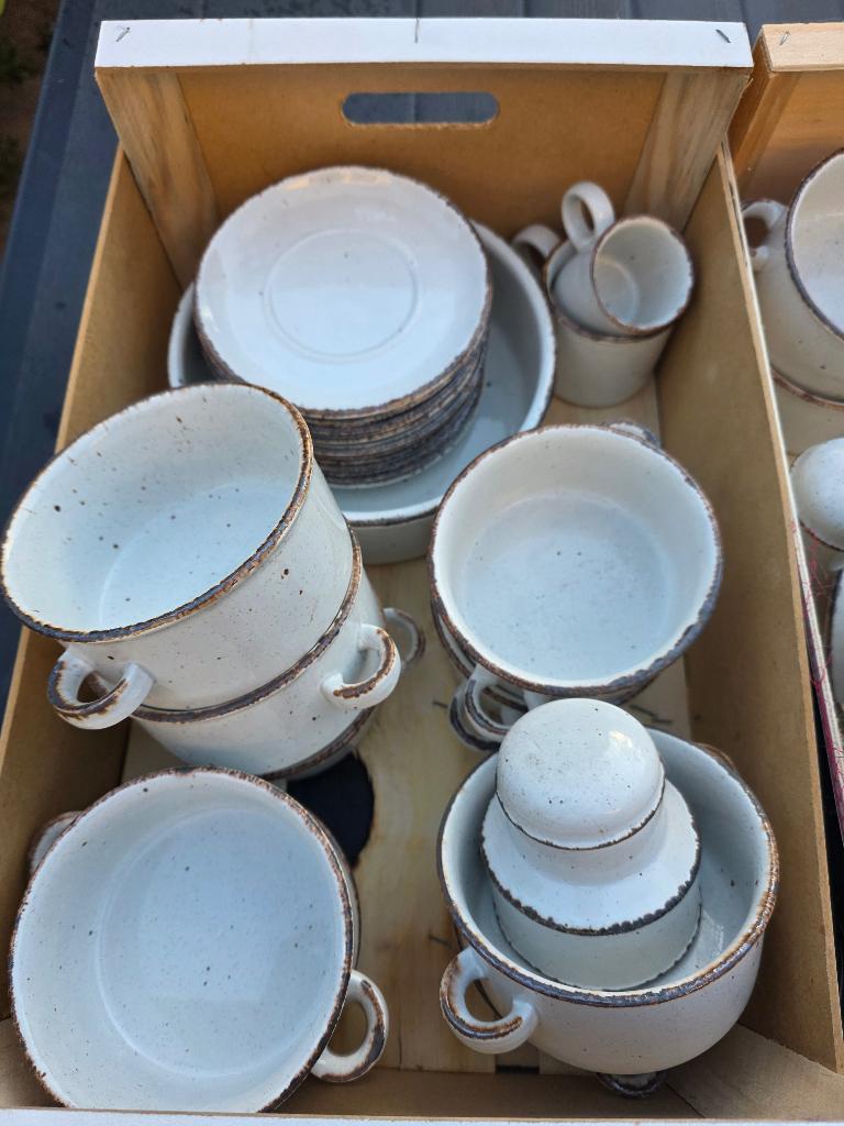 Stonehenge servies, Ophalen