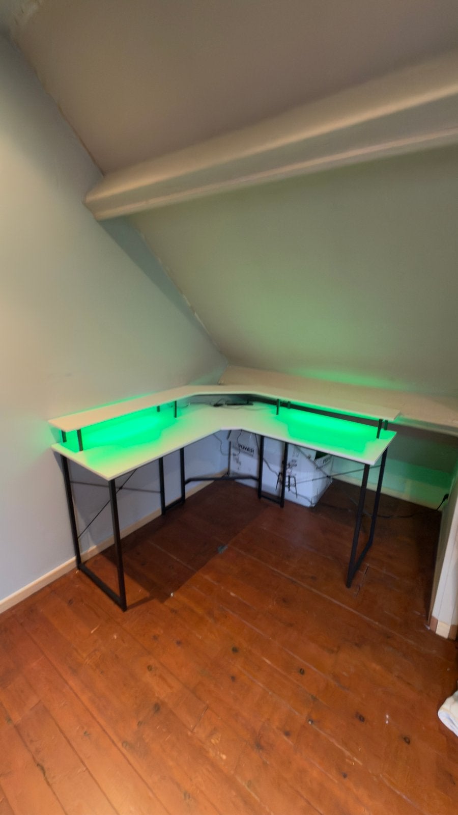 gaming bureau met LED, Ophalen, Zo goed als nieuw