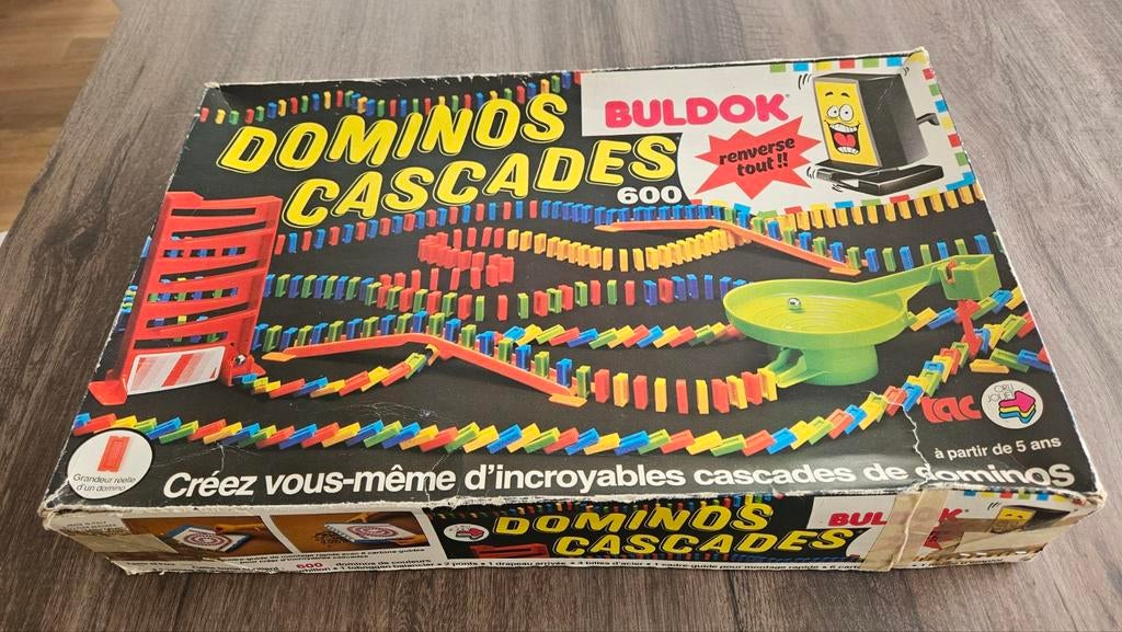 Dominos, Collections, Enlèvement
