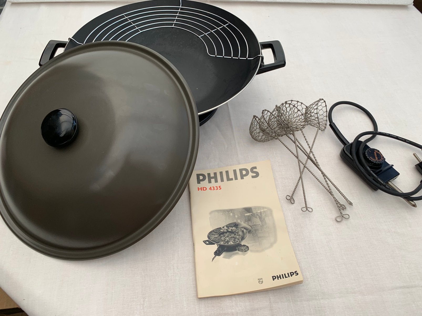 PHILIPS - wok électrique avec accessoires - TB etat, Enlèvement, Comme neuf, Wok