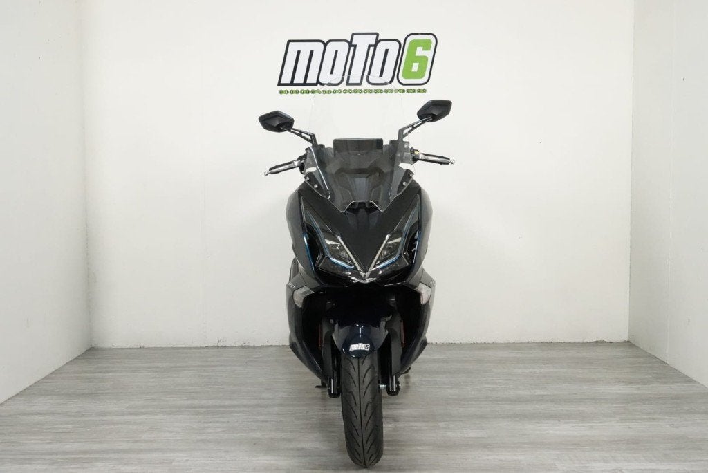 Moteur de démonstration Kymco Downtown GT 350, Motos, 350 cm³, Scooter, Entreprise, Occasion