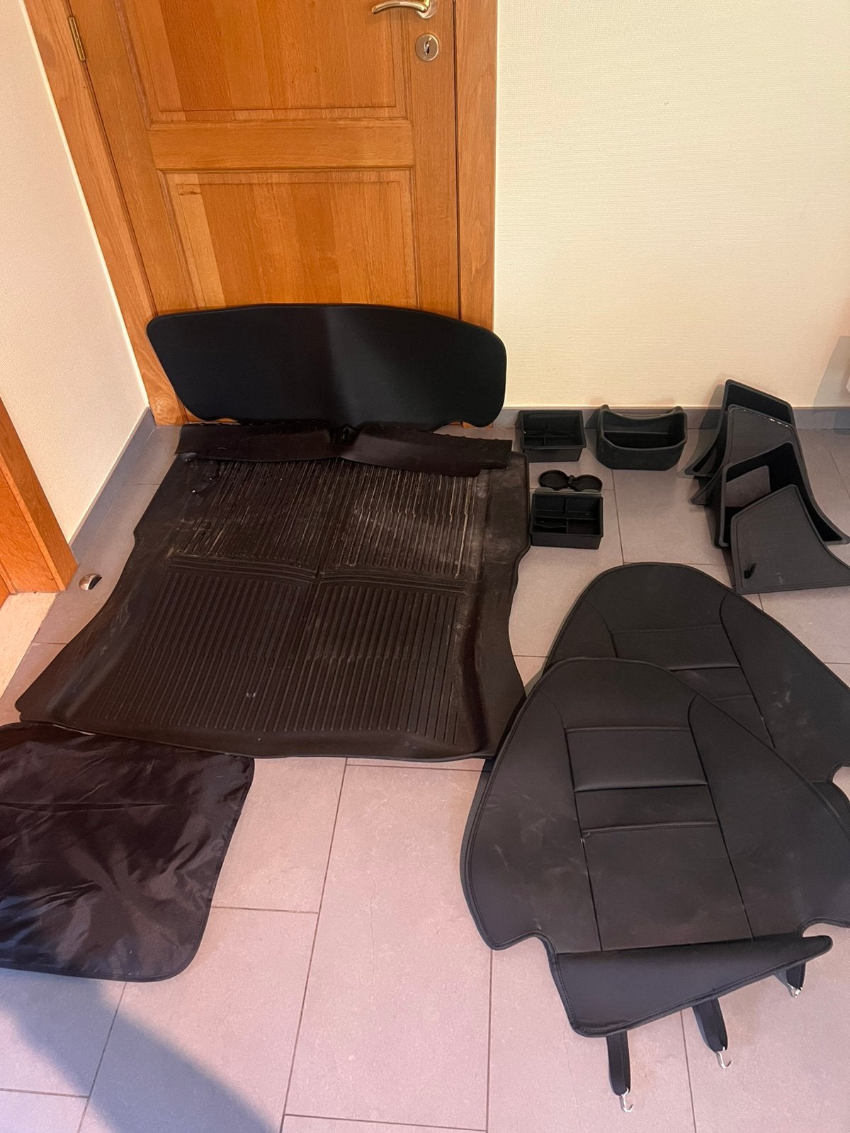 Tesla model 3 highland accessoires., Ophalen, Gebruikt