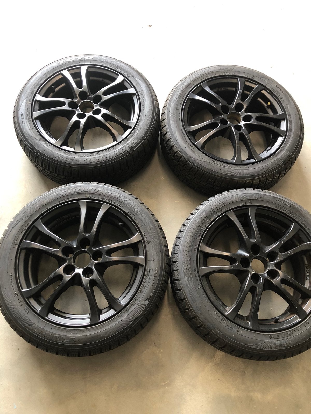 Mooie zwarte aluminium velgen 195/55R16 87H, Auto-onderdelen, Banden en Velgen, Ophalen, Winterbanden, Velg(en)