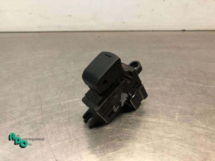 Elektrisch Raam Schakelaar van een Nissan Qashqai (Qashqai 0, Gebruikt, -, -, Ophalen of Verzenden