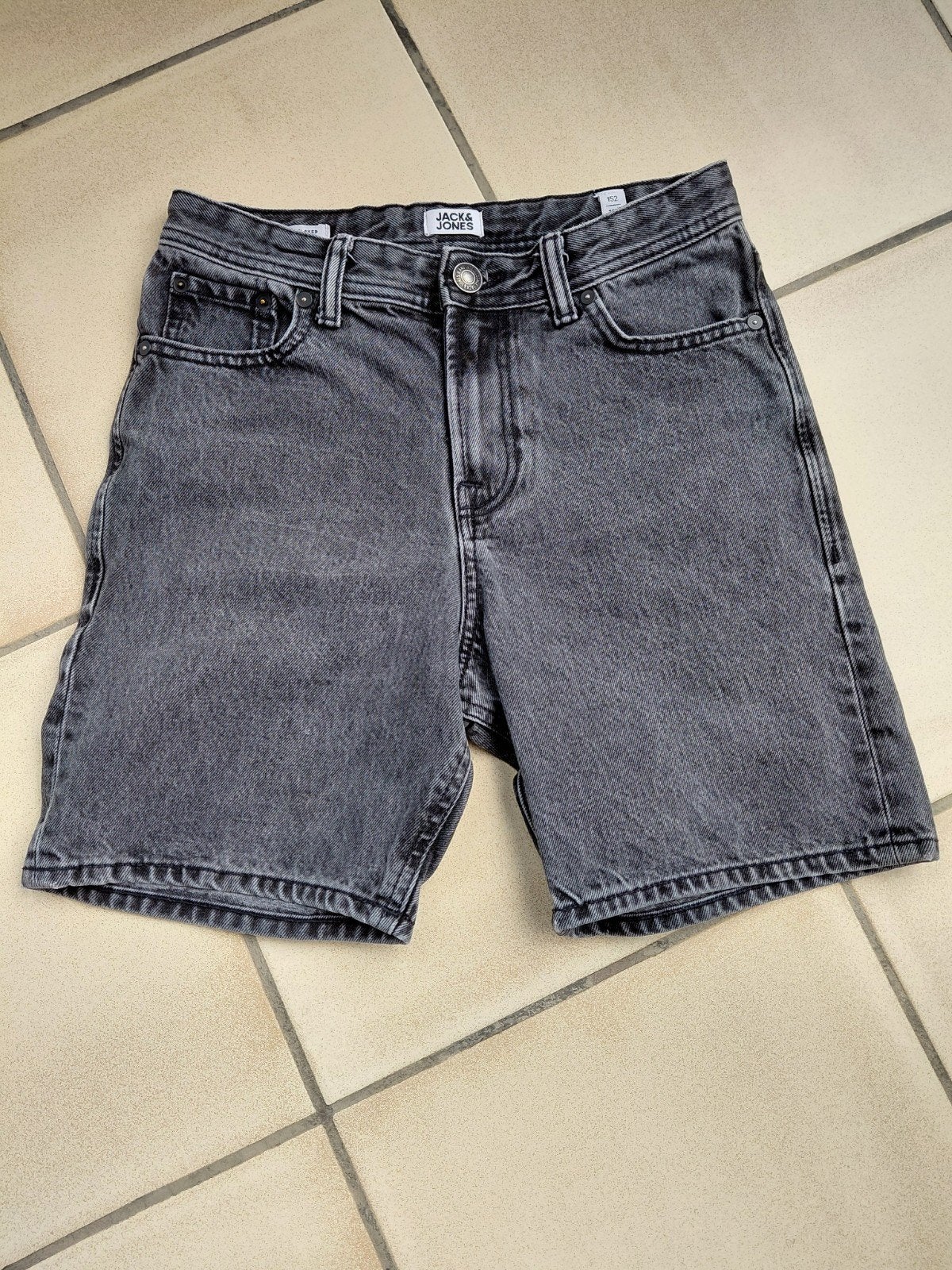 Bermuda 152, Broek, Ophalen of Verzenden, Zo goed als nieuw, Jongen