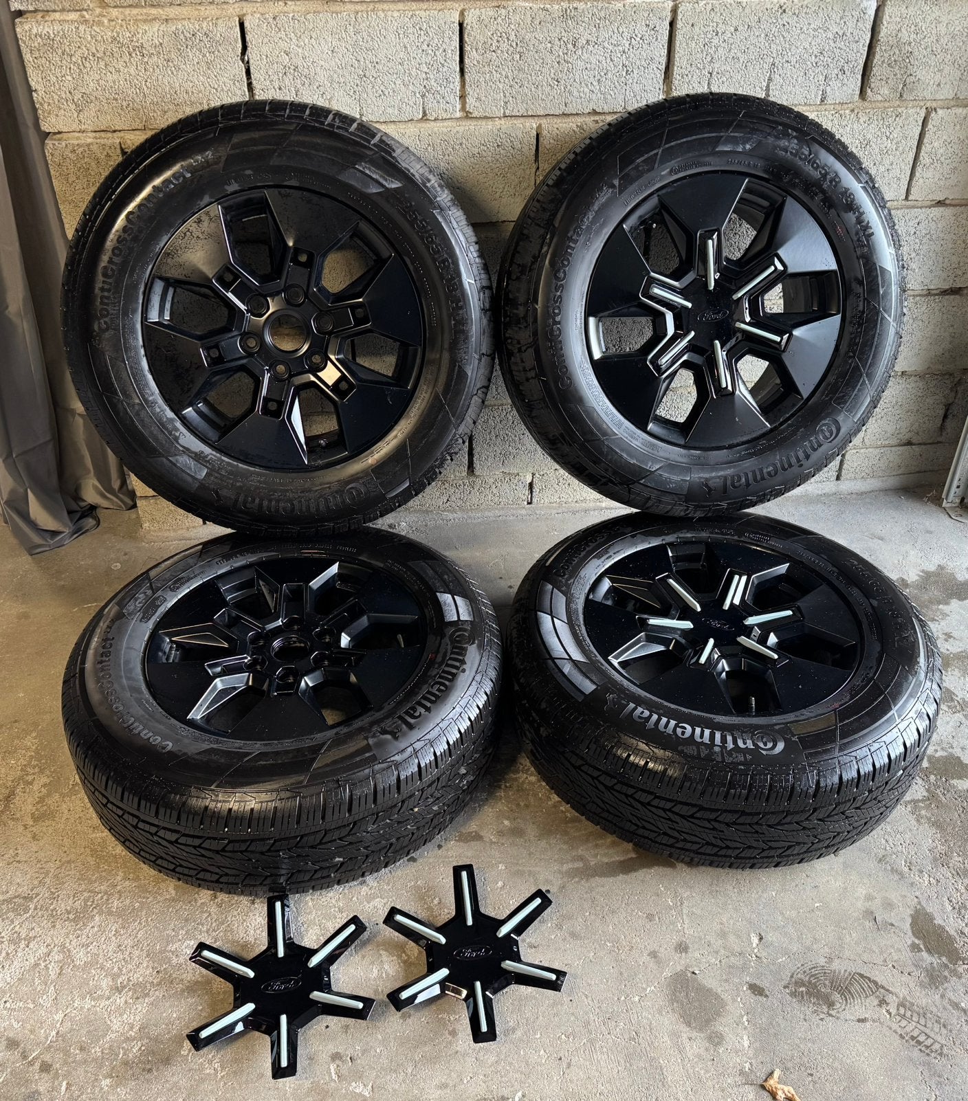 Ford Ranger Stormtrak 18” velgen met 255/65 R18 111H XL, Autos : Pièces & Accessoires, Pneus & Jantes, Pneu(s), Enlèvement