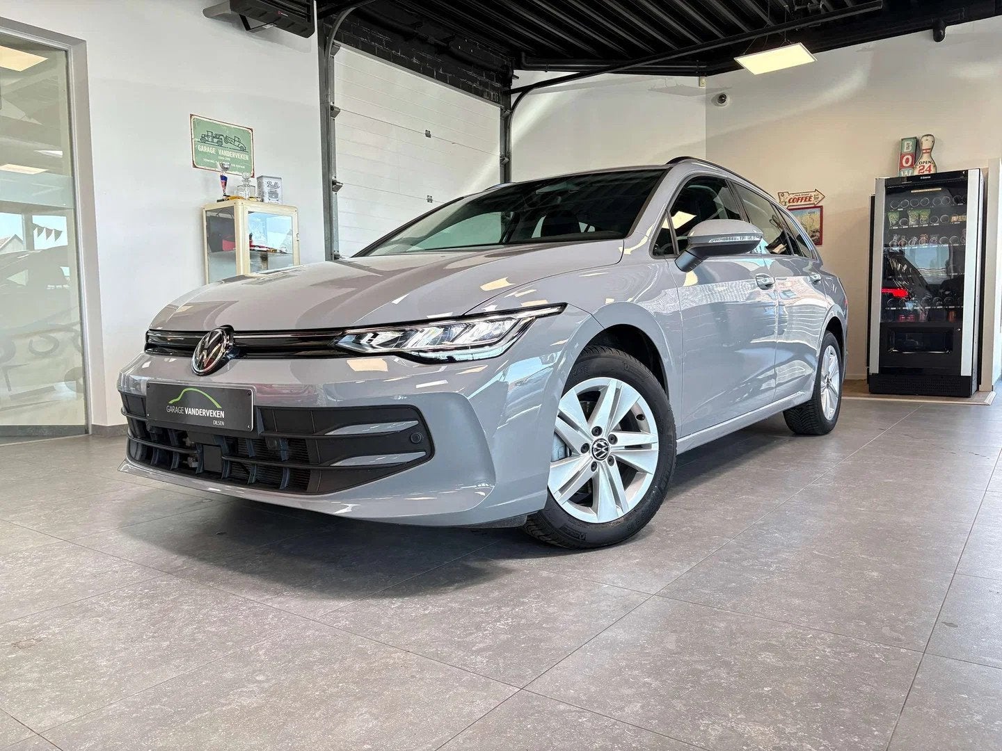 Volkswagen Golf Variant Golf Variant Life 1.5 TSI (bj 2025), Stof, Zwart, 4 cilinders, 116 pk