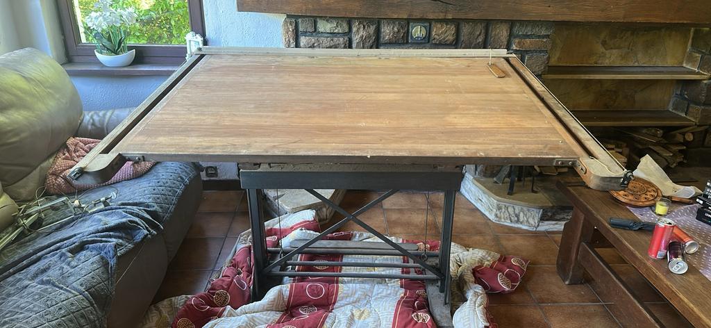 Table de dessin avec lampe vintage, Enlèvement