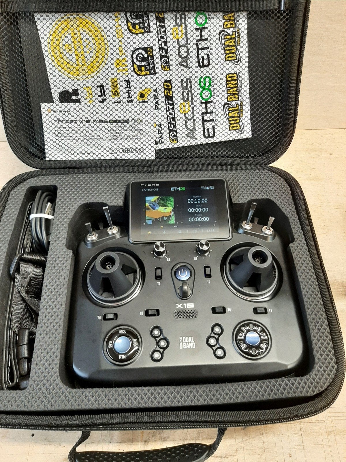 Frsky X18 zender, Hobby & Loisirs créatifs, Modélisme | Radiocommandé & Téléguidé | Avions, Enlèvement ou Envoi, Comme neuf, Autres types