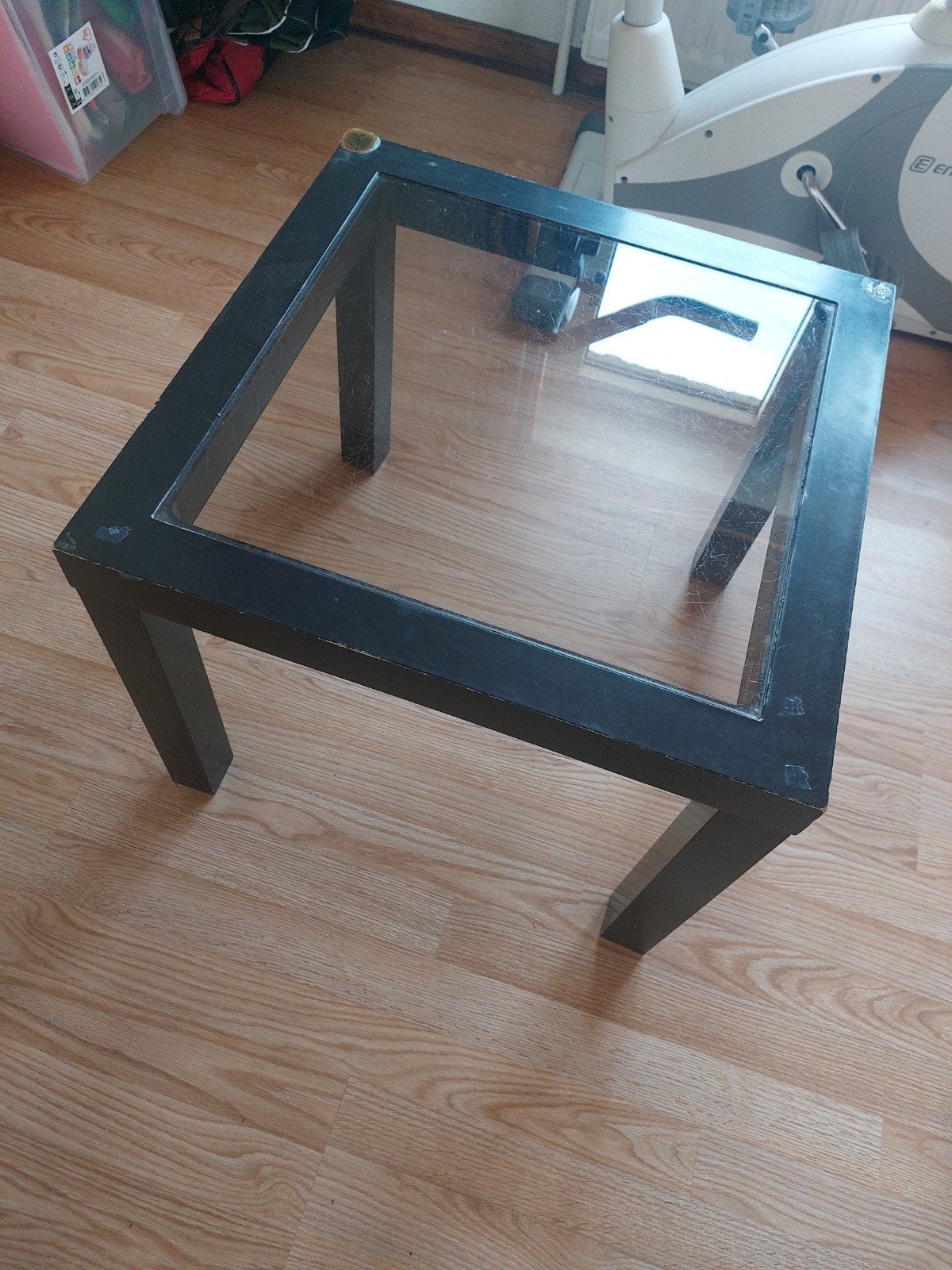 Table en verre noir, Maison & Meubles, Tables | Tables de salon, Carré, Verre, Enlèvement