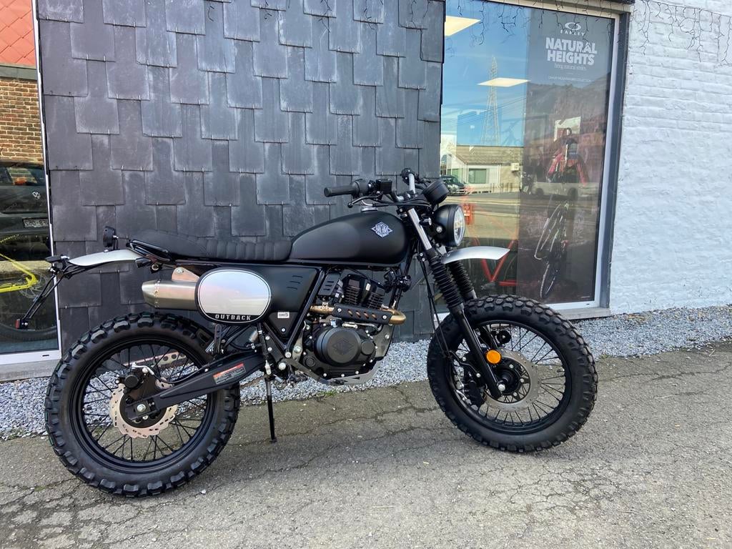 MOTO ARCHIVE OUTRAGE 125cc 2026, Motoren, Particulier