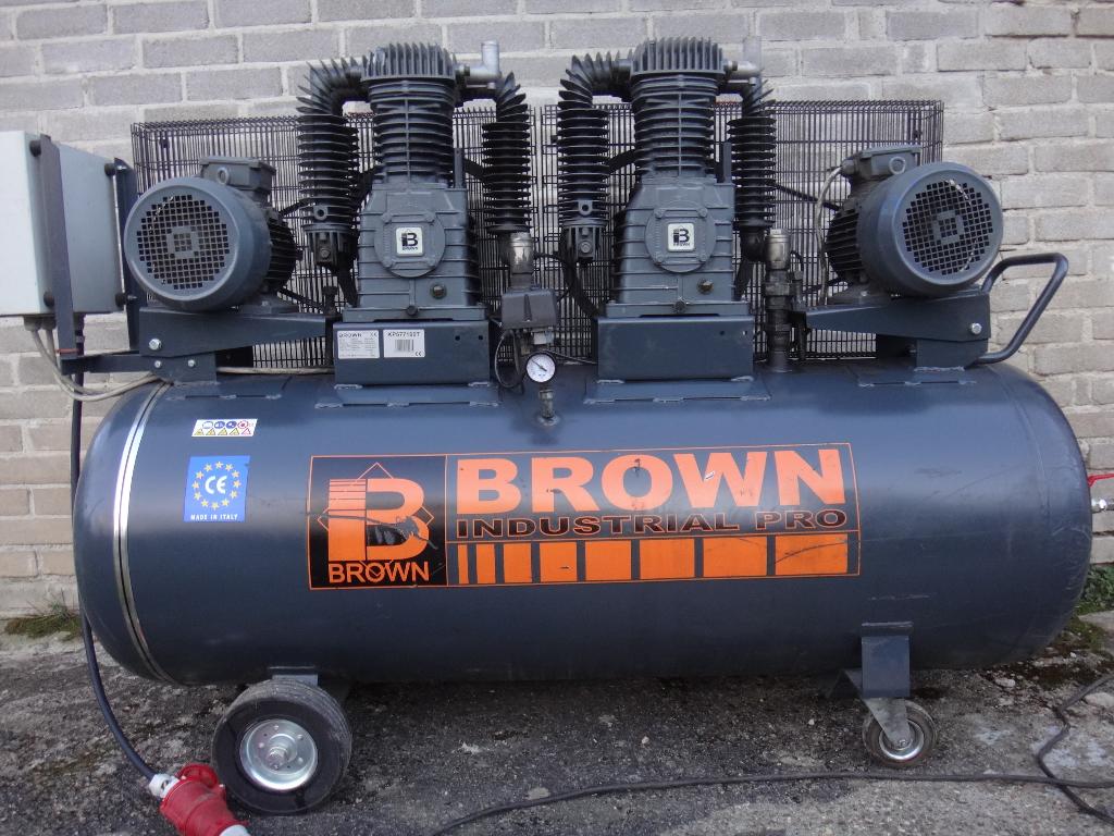 Bruine compressor van 500 liter, Ophalen, Geluidgedempt, Gebruikt, 800 liter/min of meer
