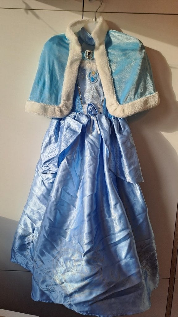 Robe de Cendrillon Disney – 122 cm, 5 à 7 ans, Envoi, Cendrillon ou Belle, Utilisé, Vêtements ou Textile