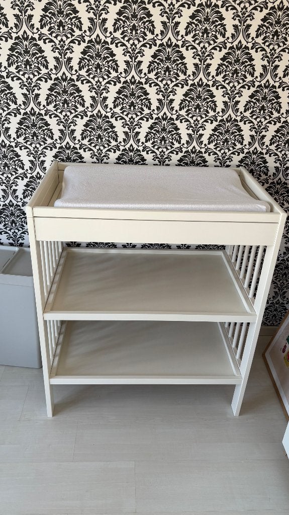 IKEA commode, 90 à 105 cm, Espace pour les pieds, Comme neuf, Enlèvement