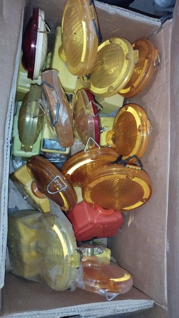 Lot de +/- 100 lampes de poche, indicateurs, Bricolage & Construction, Éclairage de chantier, Comme neuf, Lampe, Moins de 50 watts