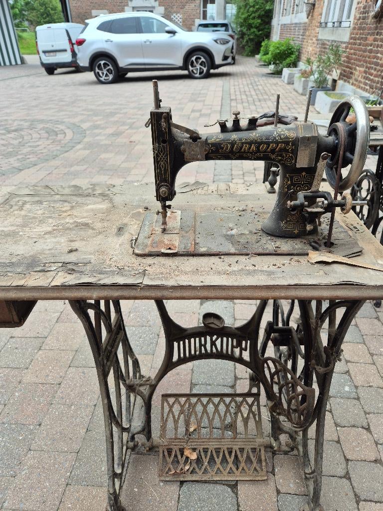 Ancienne machine a coudre Durkopp, Antiquités & Art, Antiquités | Machines à coudre, Enlèvement