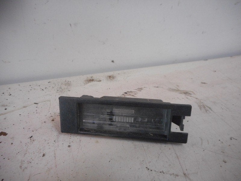 ECLAIRAGE DE PLAQUE Opel Astra K (01-2015/12-2022), Opel, Opel Automobile GmbH, Utilisé, Kontakt-opel@opel.com