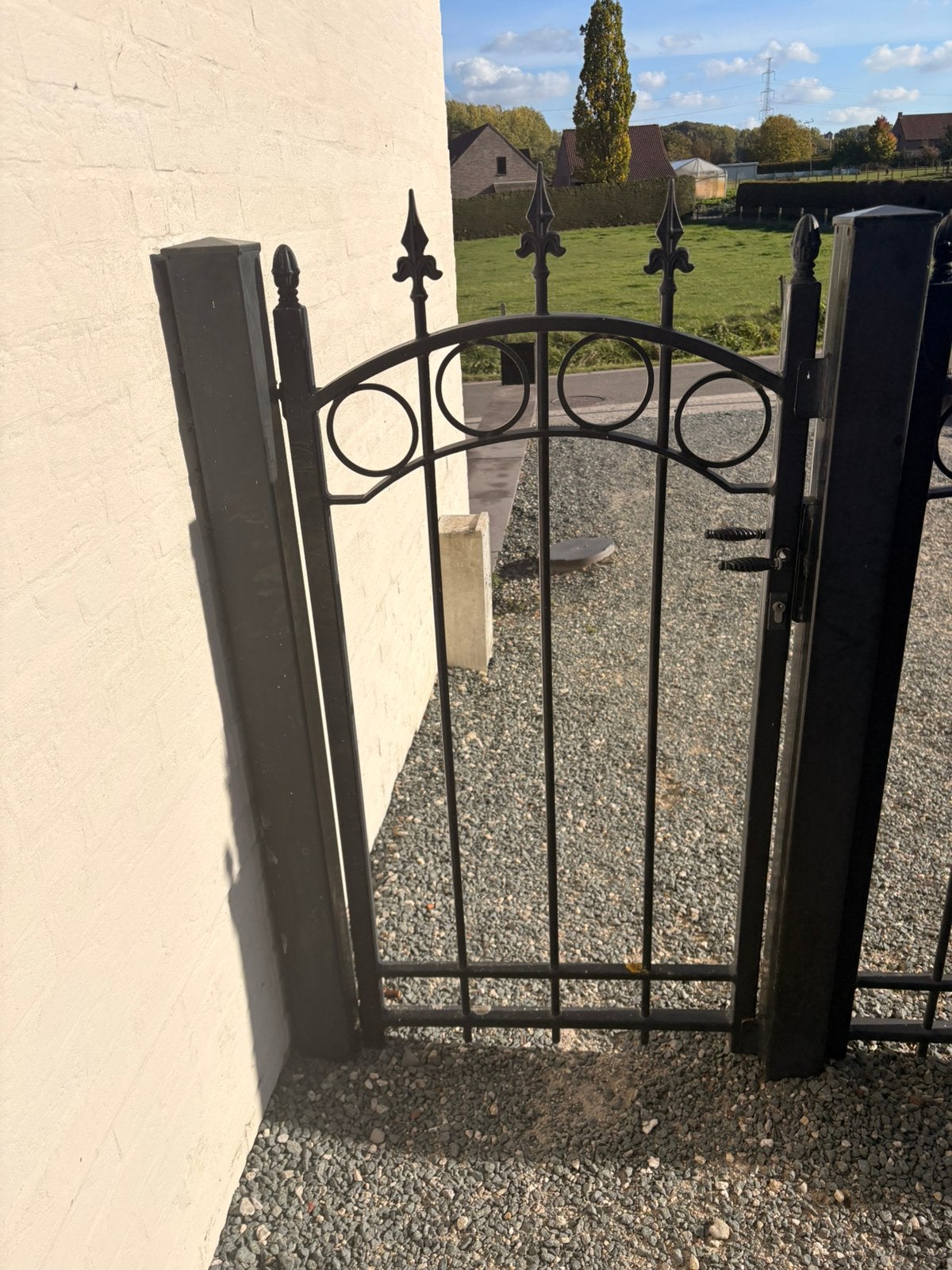 Smeedijzeren poort, Ophalen, Zo goed als nieuw