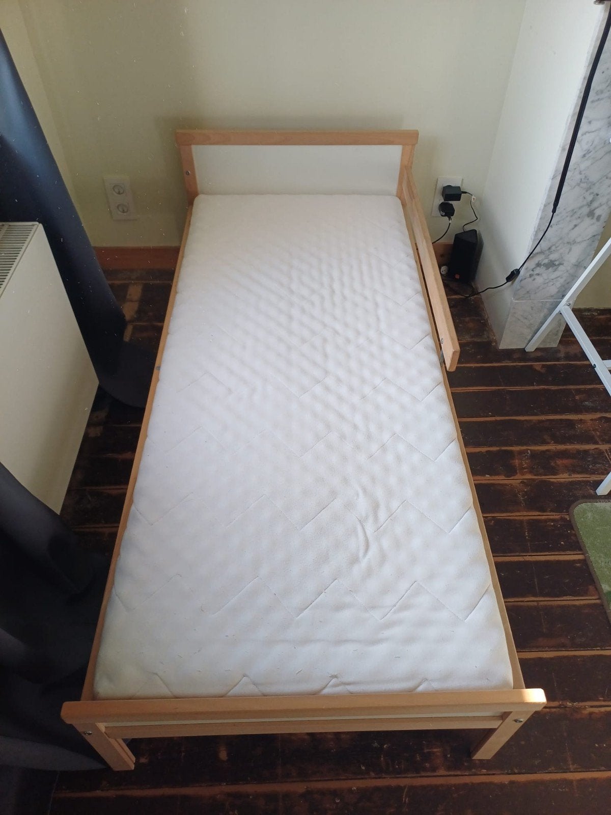 Peuterbed met lattenbodem en matras 70x160cm, Ophalen, Gebruikt, Overige maten, Hout