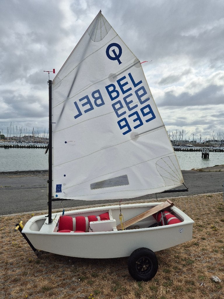 Optimist Winner N de série 113557 – Ex Compétition, Optimist, Enlèvement, Winner, Polyester