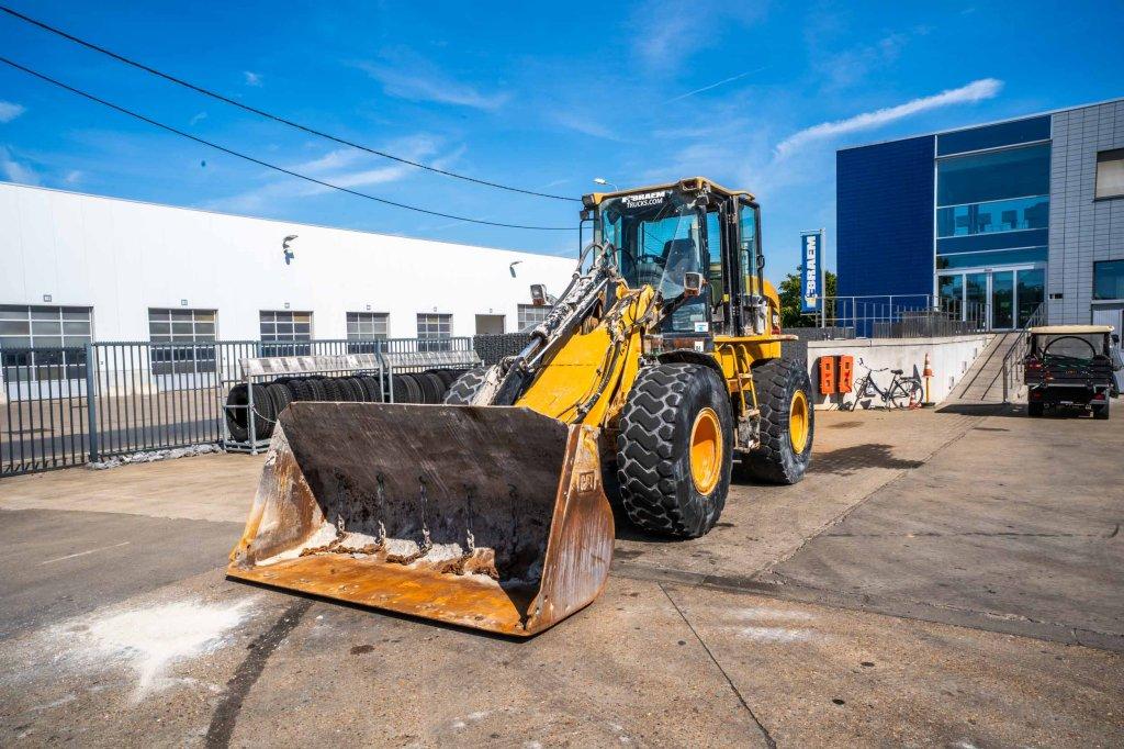 Caterpillar CAT 924G // GODET 3m3, Chargeuse sur pneus ou Chouleur