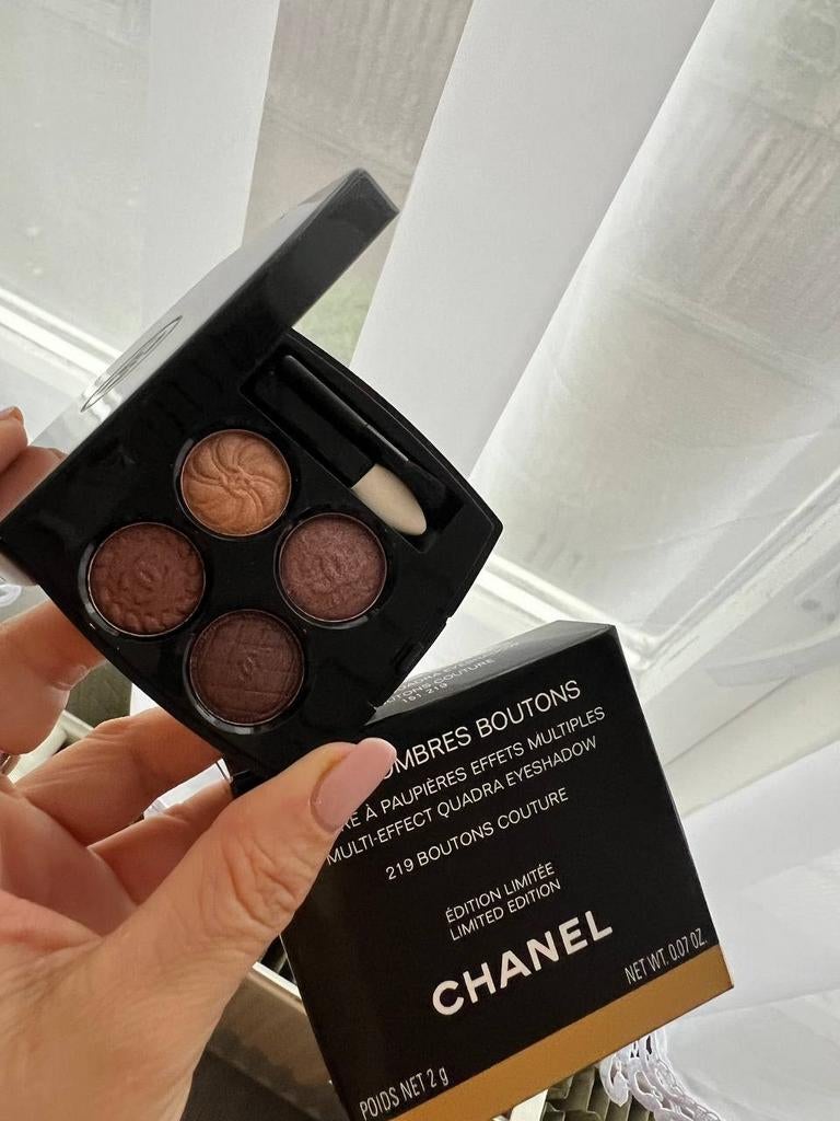 Chanel Les 4 Ombres — Édition limitée à 219 Boutons Couture, Enlèvement ou Envoi, Brun