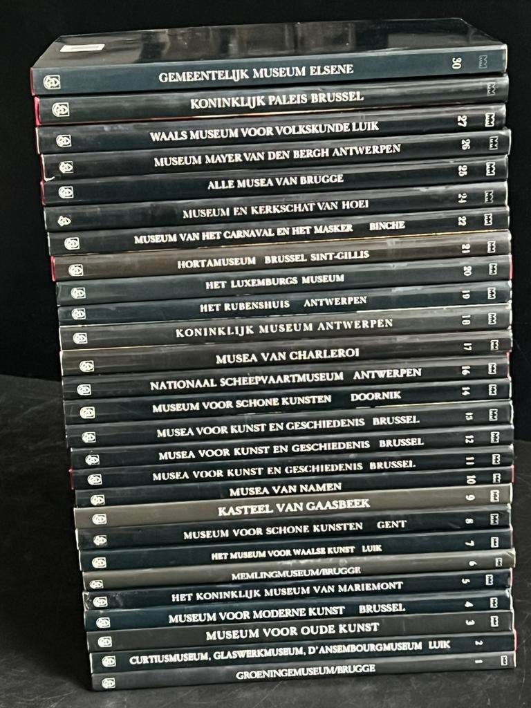 27x Musea Nostra (Gemeentekrediet), Ophalen, Zo goed als nieuw