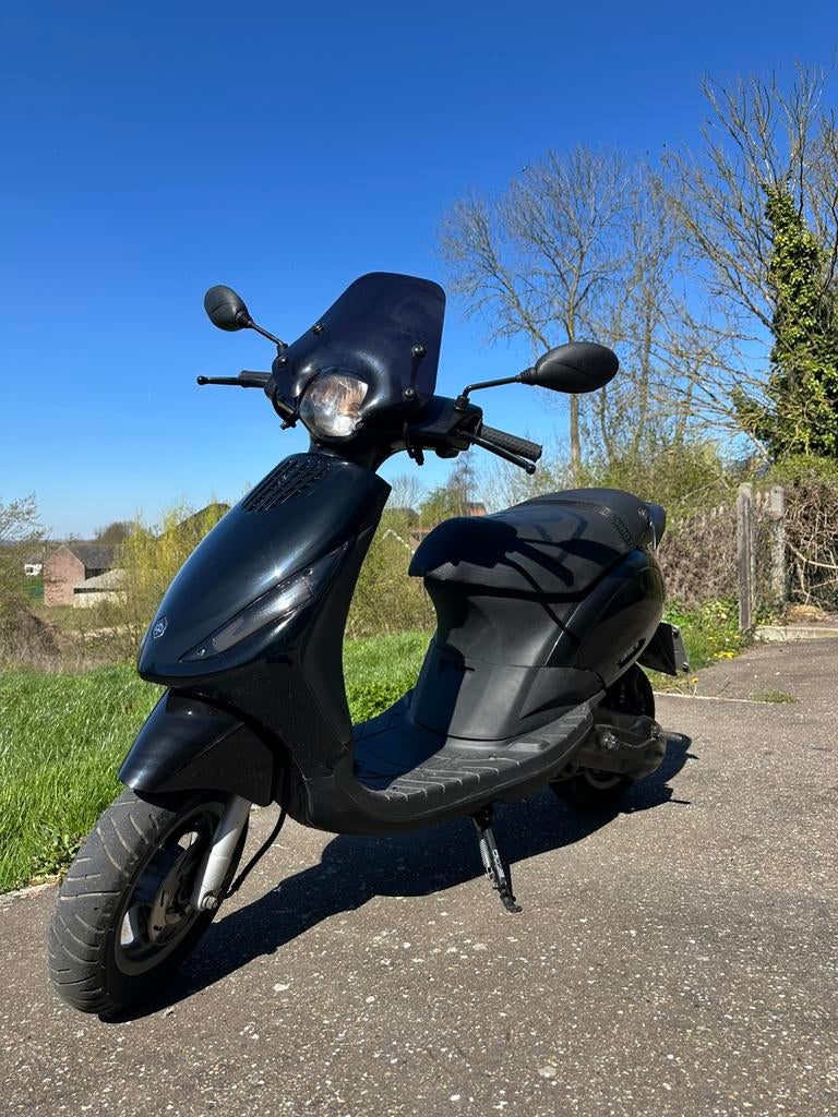 Piaggio zip A1, Fietsen en Brommers, Ophalen, Zo goed als nieuw