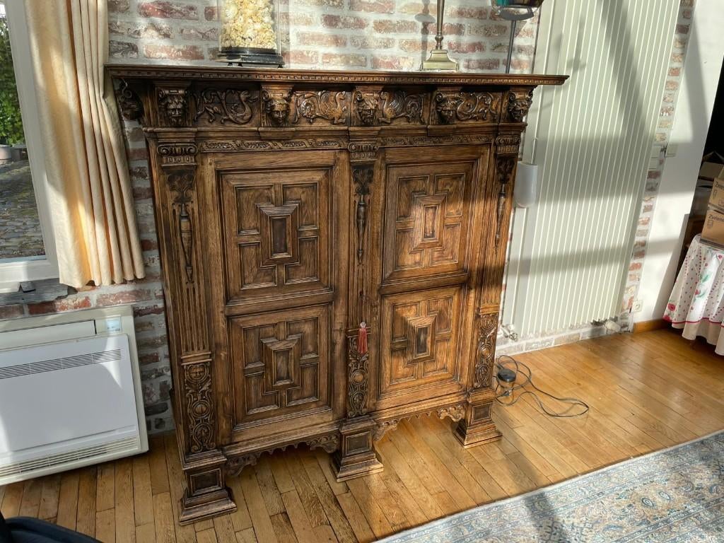 Eikenhouten wandmeubel met twee deuren 18de eeuws, Ophalen