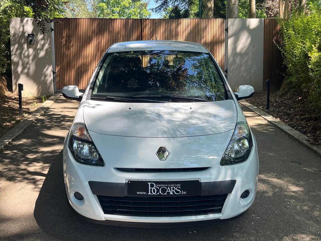 Renault Clio 1.5dci Nieuwstaat, Autos, Renault, https://public.car-pass.be/vhr/b9ff0edc-ce5a-4ed9-9f22-7701cb991f9f, Euro 5, Achat