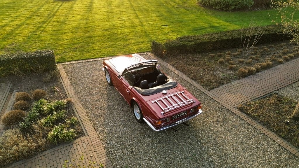 Triumph TR6 Straight Six met overdrive, Autos, Oldtimers & Ancêtres, Particulier, Triumph, Essence, Cabriolet, 2 portes, Rouge