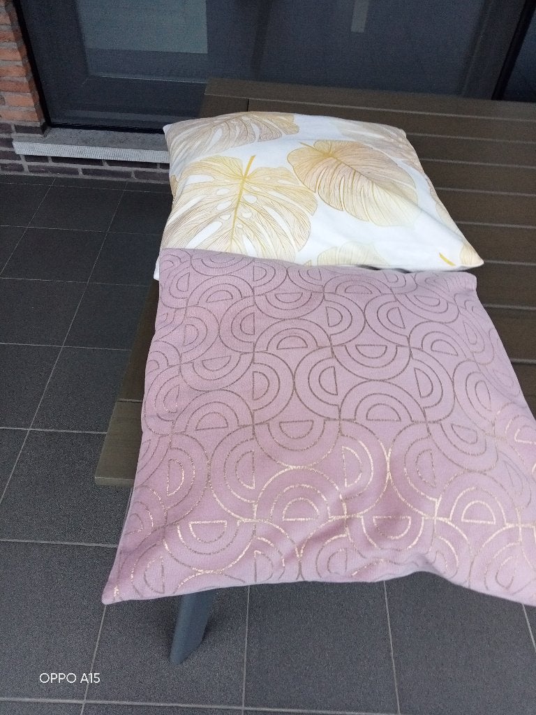 2 KUSSENS met binnenkussens, Ophalen, Zo goed als nieuw