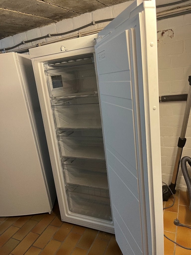 2 diepvriezers 153 liter (H142x55Bx55D) - Inventum EDV142A++, Minder dan 60 cm, Zo goed als nieuw, 140 tot 160 cm, Vrijstaand