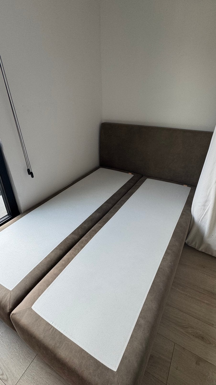 Sommier Velda 140x200 cm avec tête de lit - à peine utilisé, Maison & Meubles, Enlèvement, Comme neuf, 200 cm