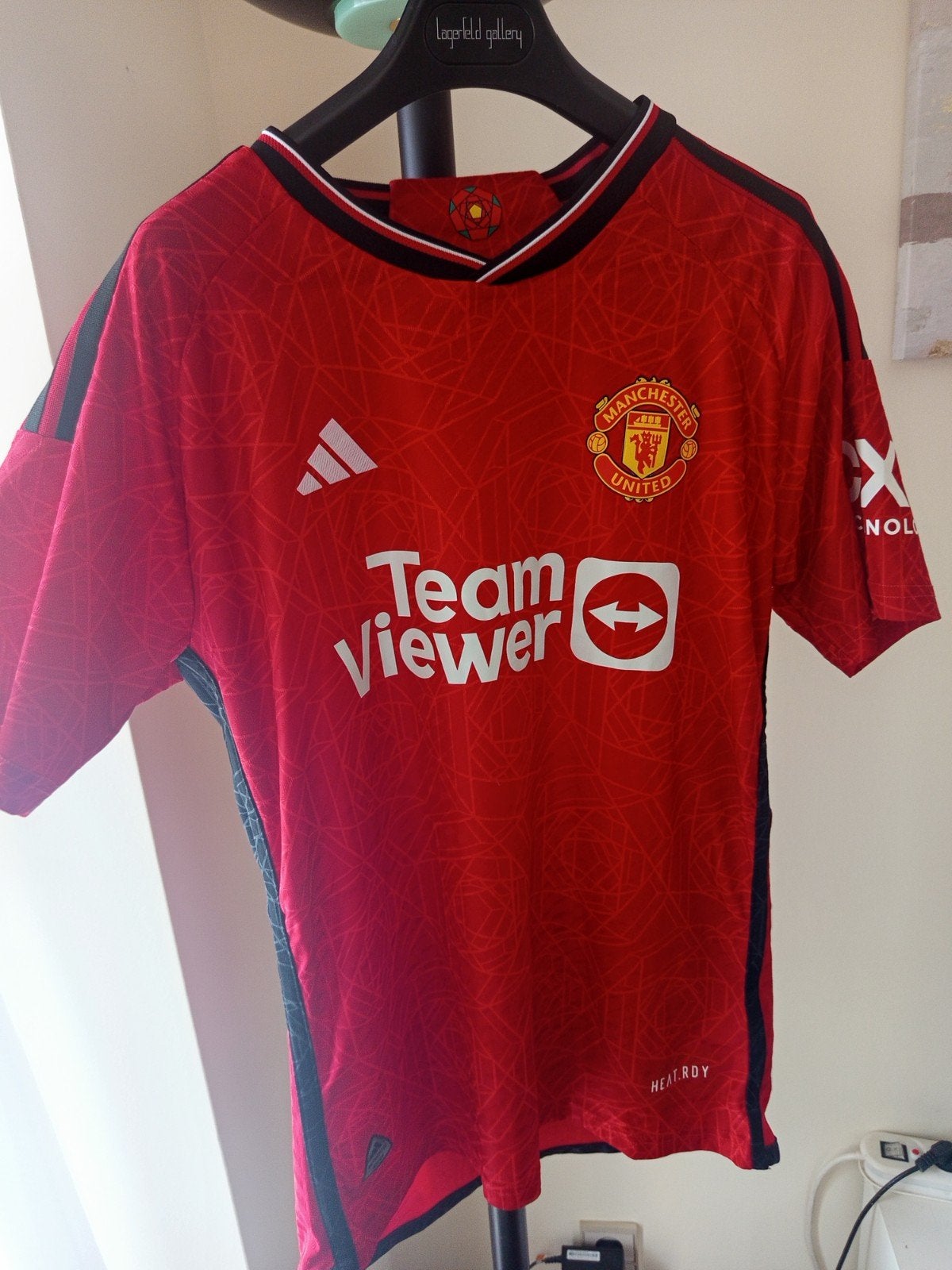 Manchester United home thuis voetbalshirt maat M, Verzamelen, Sportartikelen en Voetbal, Ophalen, Zo goed als nieuw, Shirt
