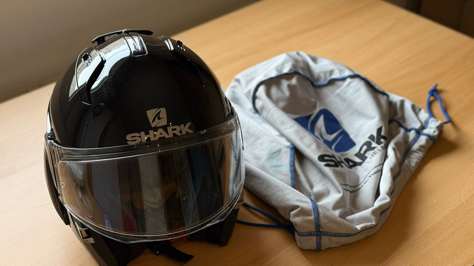 Casque moto Shark neuf - état impeccable, Motoren, Kleding | Motorhelmen, M, Shark, Ophalen of Verzenden