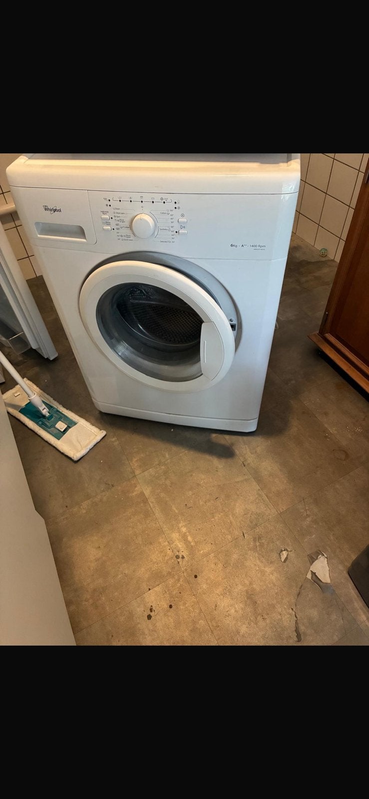 Te koop wegens overlijden, 1200 à 1600 tours, 6 à 8 kg, Classe énergétique A ou plus économe, Chargeur frontal