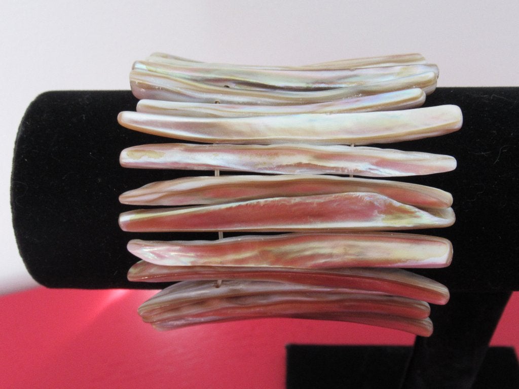armband parelmoer-boho-parelmoer-1980-op elastiek-VINTAGE, Handtassen en Accessoires, Antieke sieraden, Ophalen of Verzenden, Armband