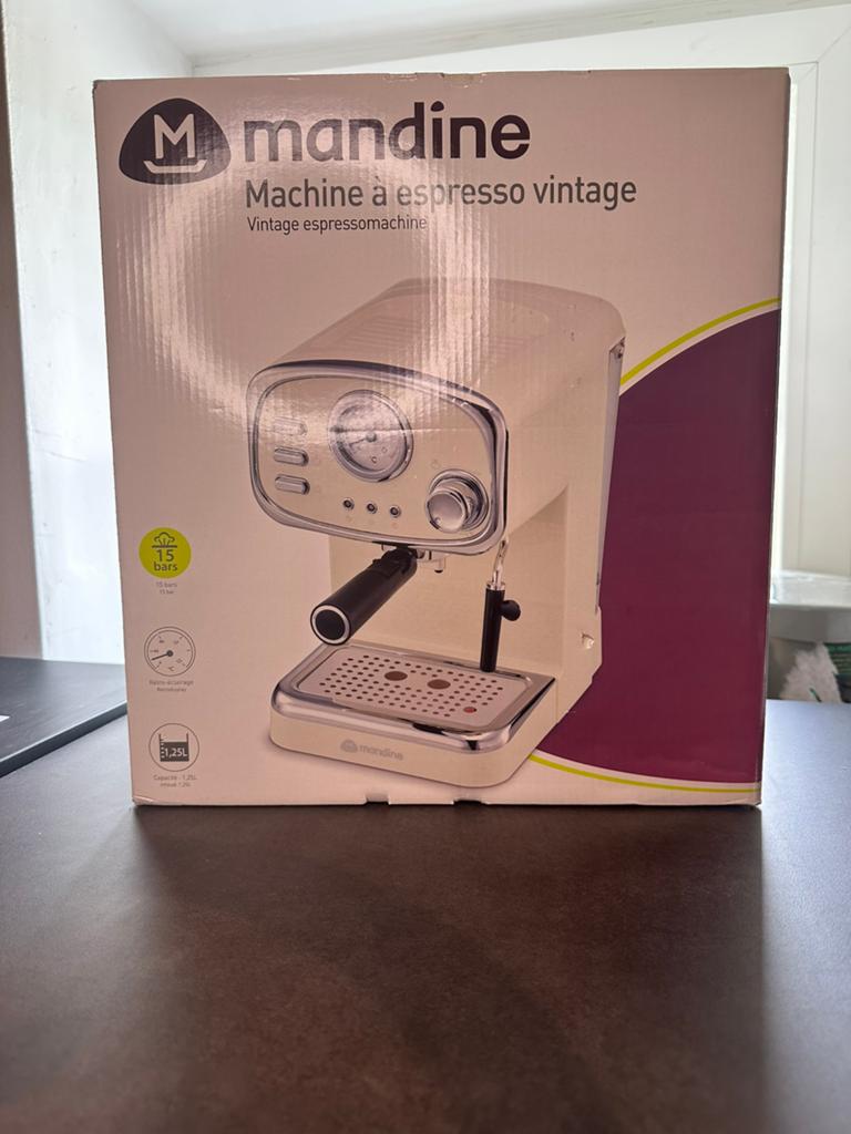 Machine à café expresso vintage Mandine MEC1100C – NEUVE, Electroménager, Cafetières, Réservoir d'eau amovible, 1 tasse, Café moulu