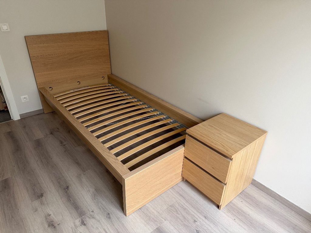 IKEA MALM bed 90x200 + MALM nachtkastje, eiken, Huis en Inrichting, Ophalen, 90 cm, Eenpersoons, Beige