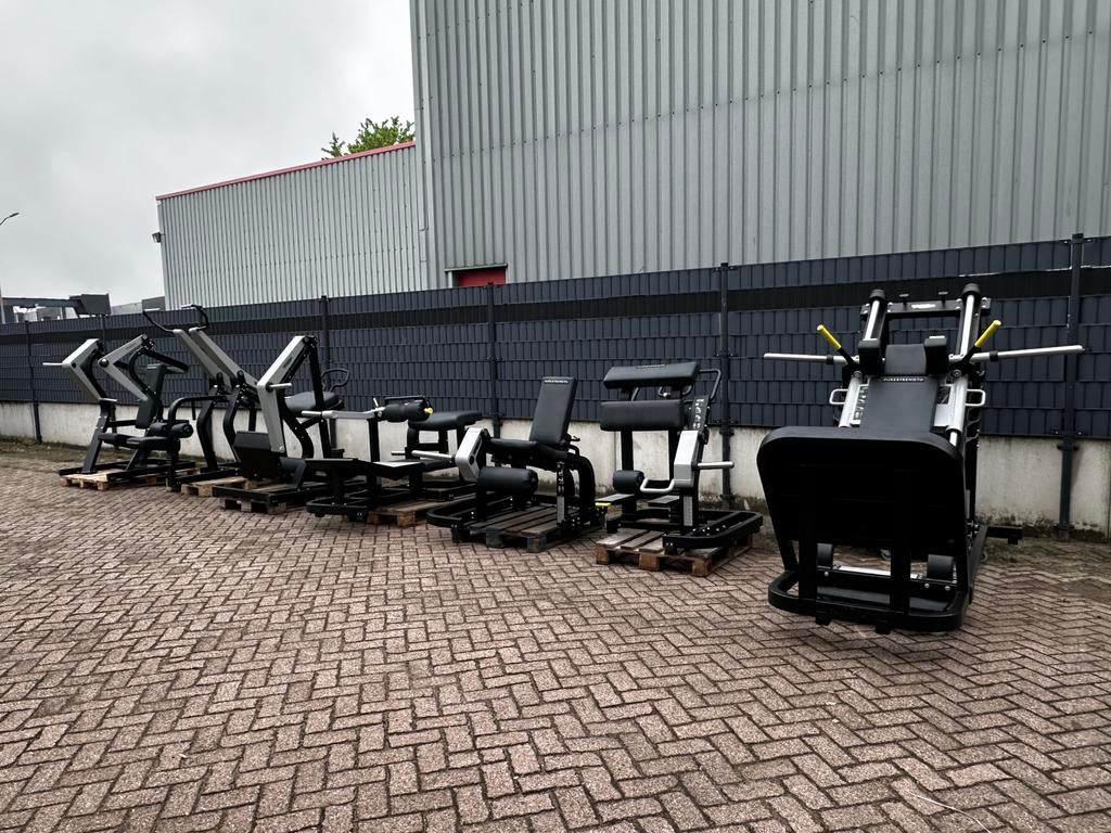 7 Technogym Pure Strength Apparaten,Hack Squat,Leg Extension, Ophalen, Zo goed als nieuw, Rug, Krachtstation